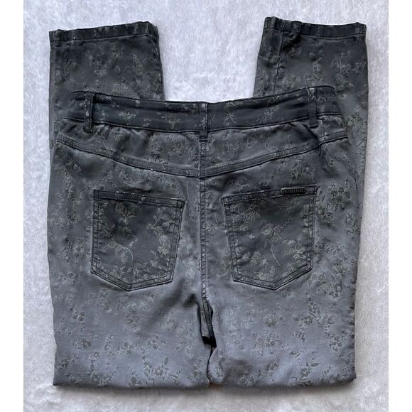 MADELEINE Slim Five Pocket with Flock Print Ombré Effect in Sage Green, Size 8P - Picture 14 of 16